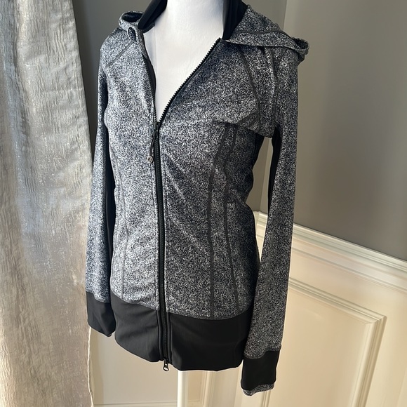 🖤Lululemon jacket🖤 - Picture 11 of 11